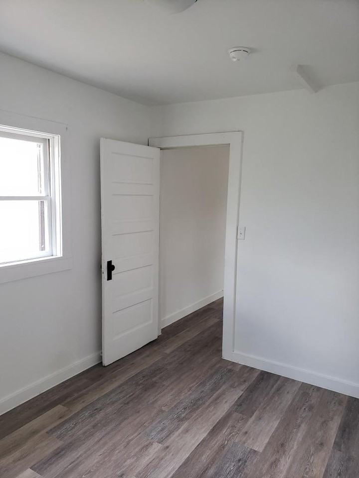 715 11th Ave #NA - Photo 5 of 11