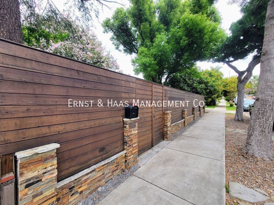 1917 Raymond Ave - Photo 2 of 48