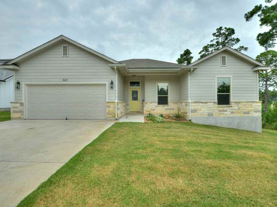 323 Kaanapali Ln - Photo 2 of 29