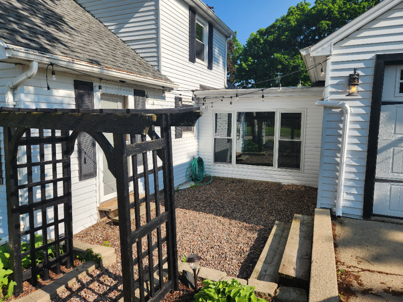 125 N Maple Ave - Photo 3 of 20