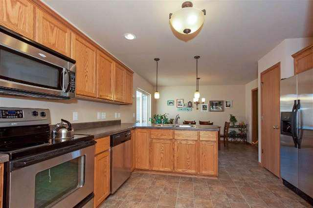 8867 Sunstone Ln - Photo 3 of 19