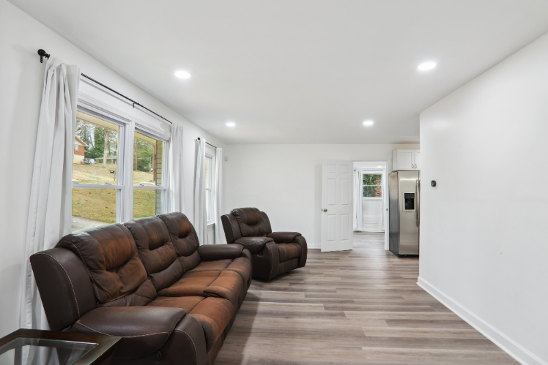 1754 Meadowglades Dr - Photo 2 of 11