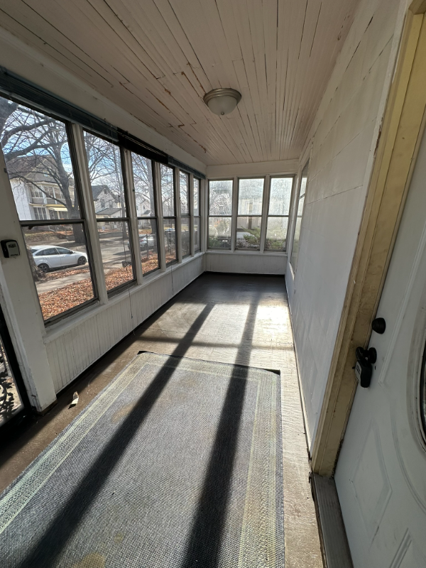 1329 Morgan Ave N - Photo 2 of 20