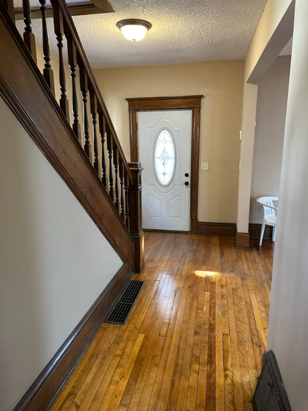 1329 Morgan Ave N - Photo 3 of 20