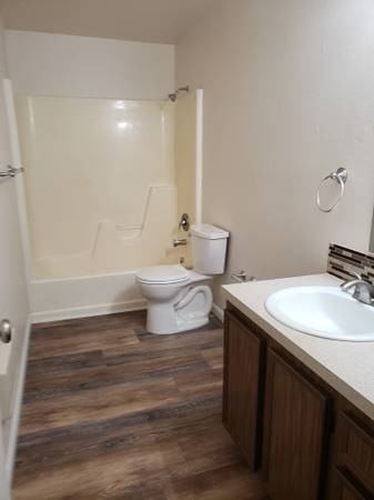 1375 Ne Hogan Pl #1375 - Photo 3 of 11