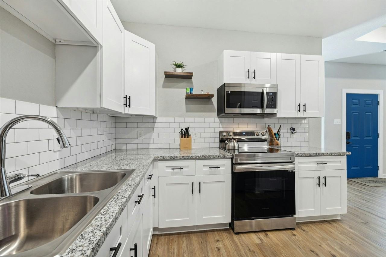 10317 Lake Road, Unit 6A - Photo 4 of 22