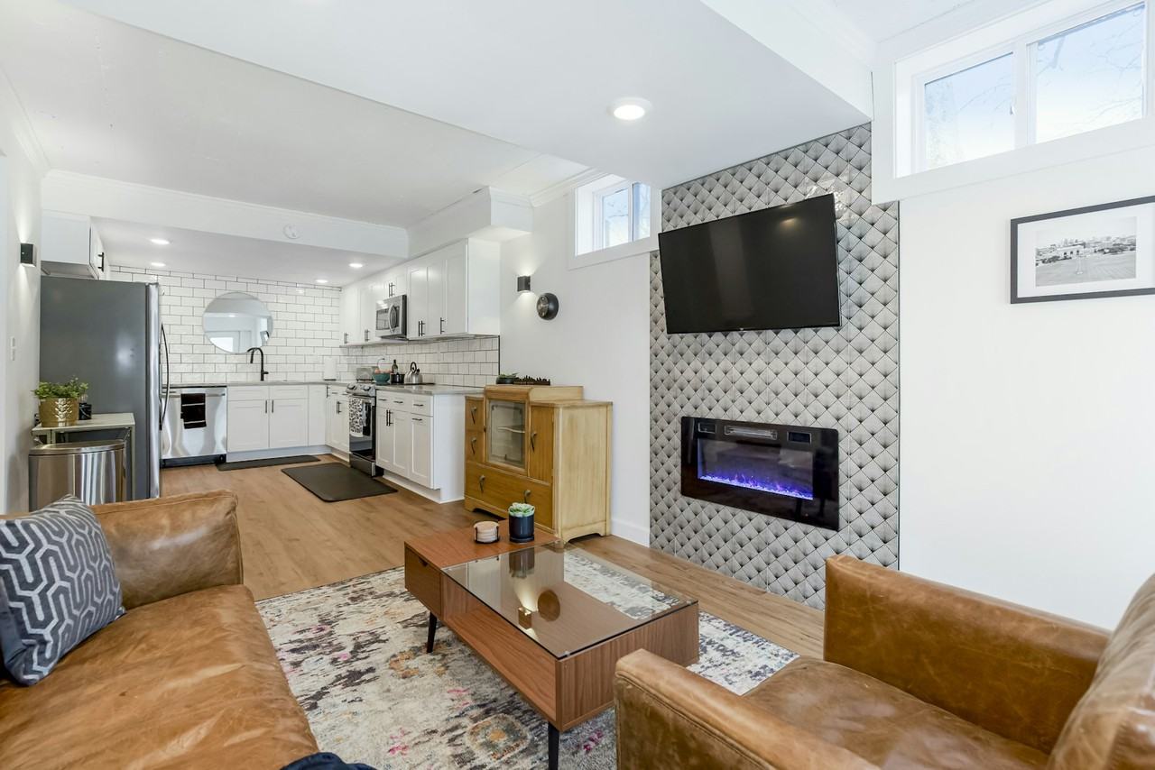 1820 West 38th Street, Unit Basement - Photo 6 of 35