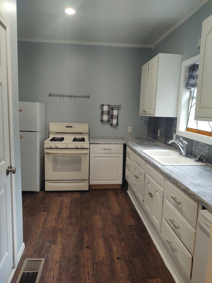 719 West Faulkner Street, Unit 719 - Photo 5 of 19
