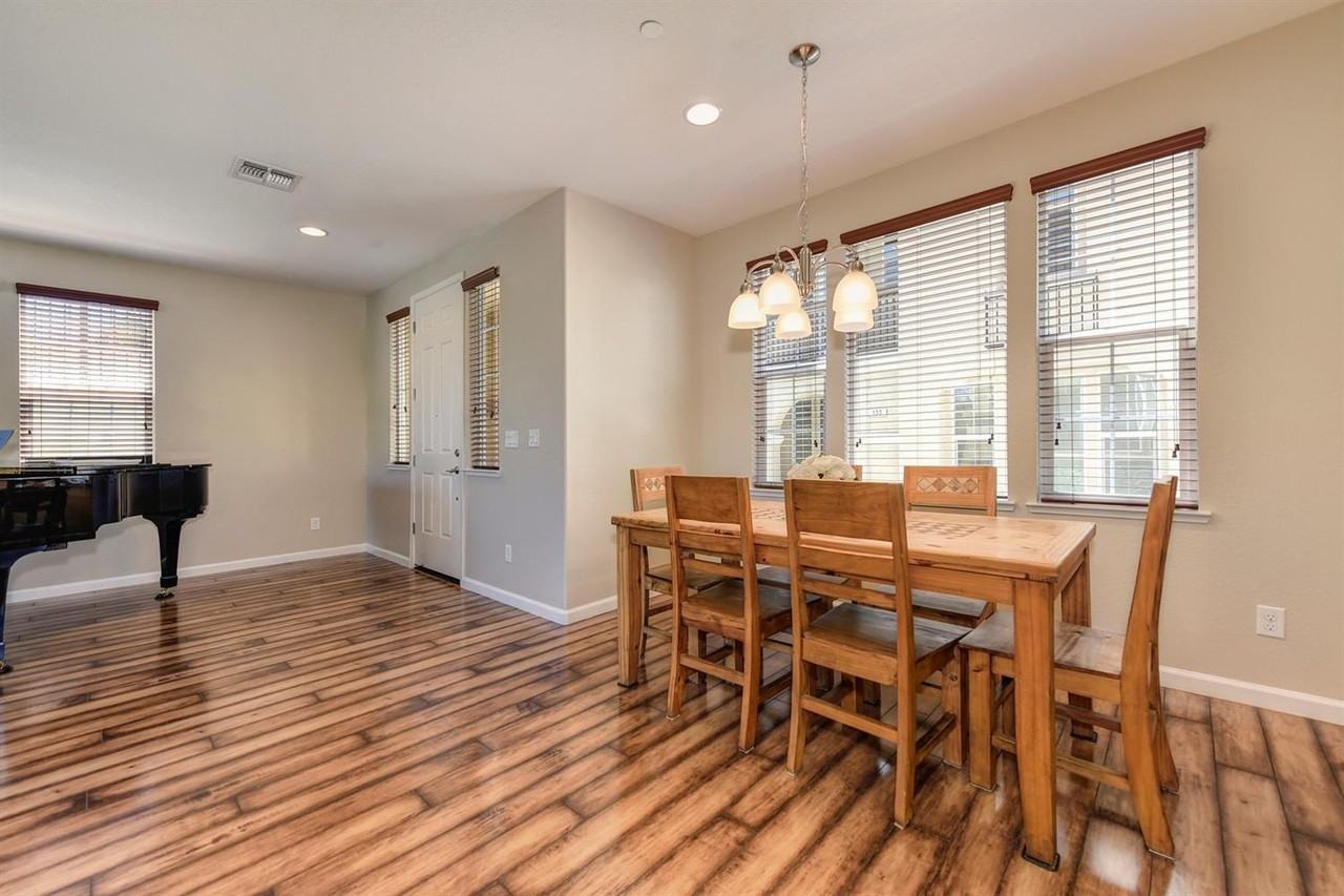 134 Barnhill Dr #1 - Photo 5 of 21