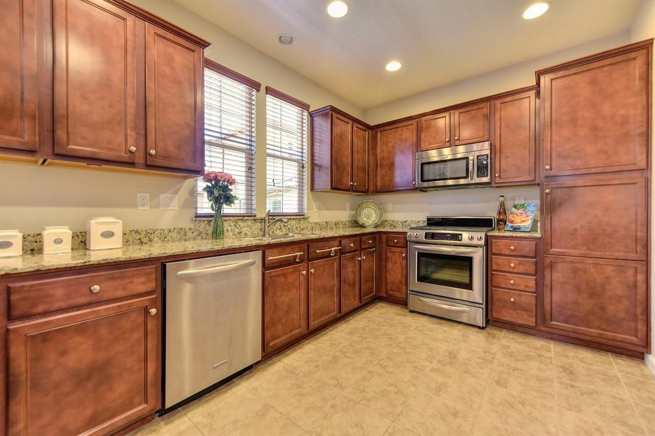 134 Barnhill Dr #1 - Photo 5 of 21