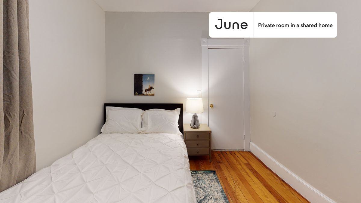 29 Craigie St #C - Photo 2 of 15