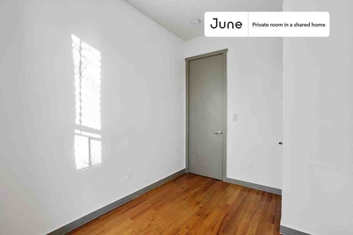 310 Tompkins Avenue #C - Photo 5 of 15