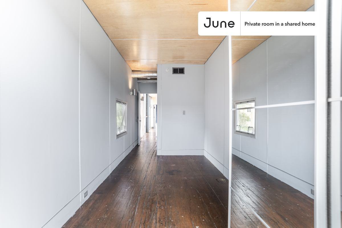 3305 7th St Ne #4F - Photo 4 of 21