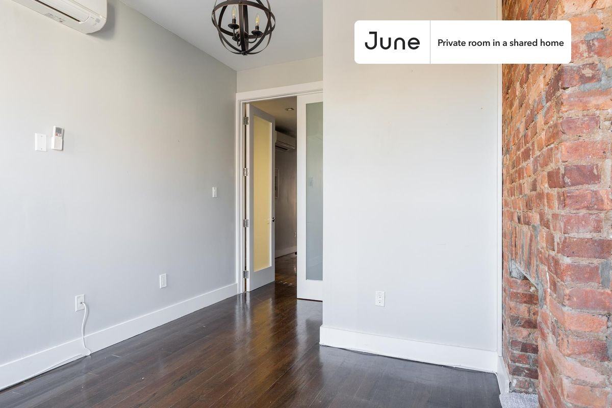 1131 Broadway #C - Photo 5 of 23