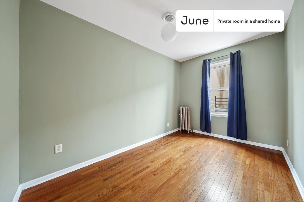 327 E 22nd St #D - Photo 5 of 18