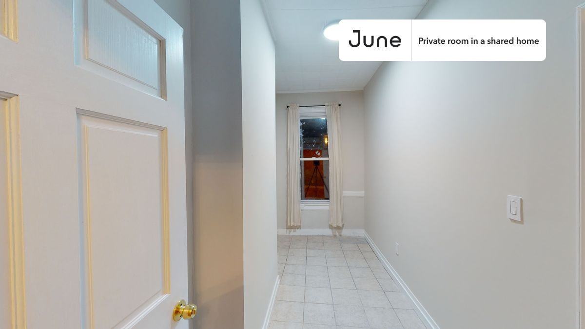 421 36th St #F - Photo 2 of 18