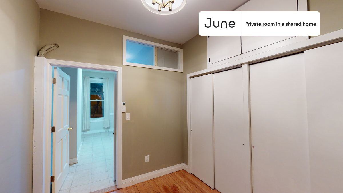 421 36th St #F - Photo 4 of 18