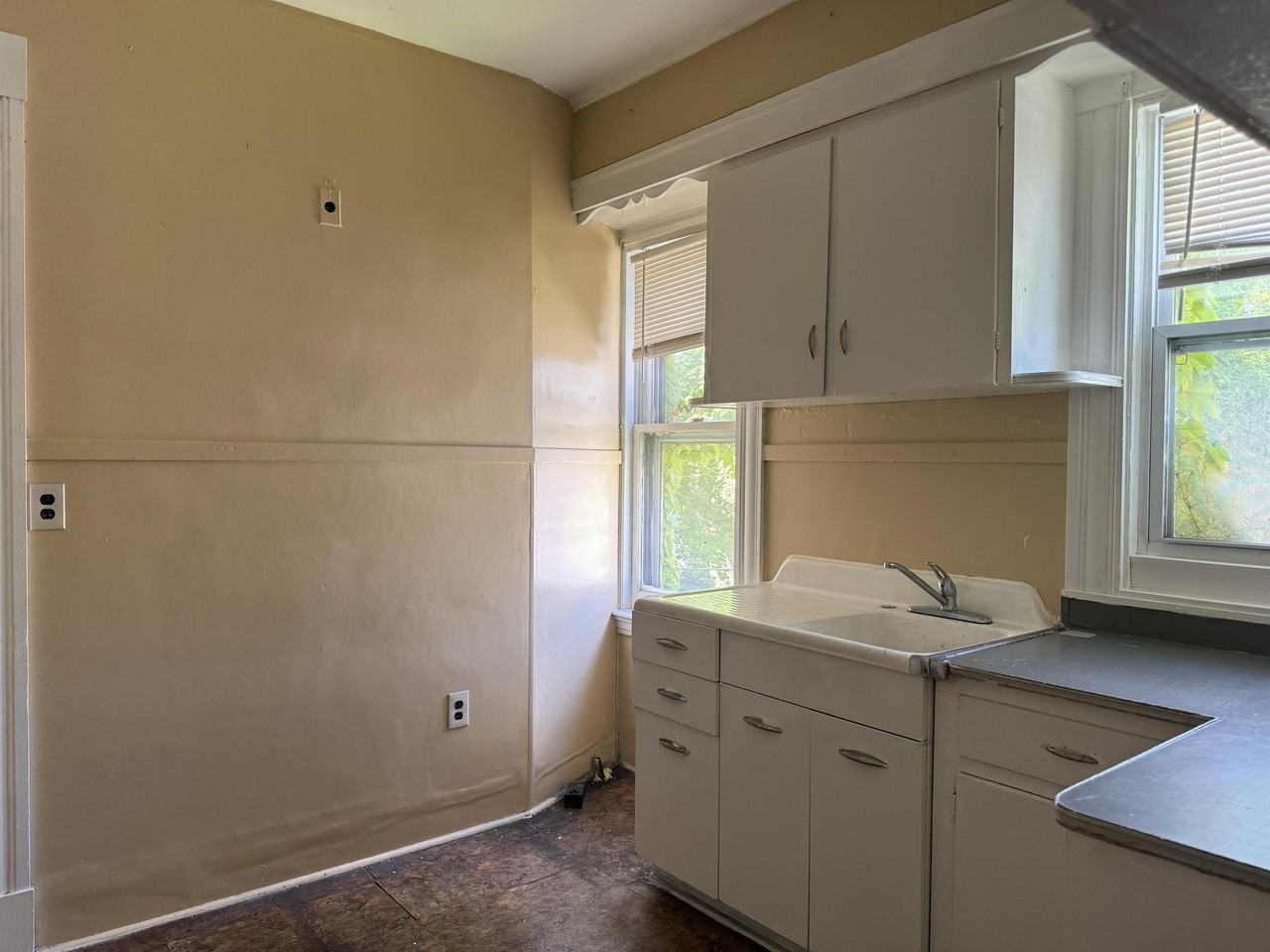 205 Fulton Ave #205 - Photo 5 of 6