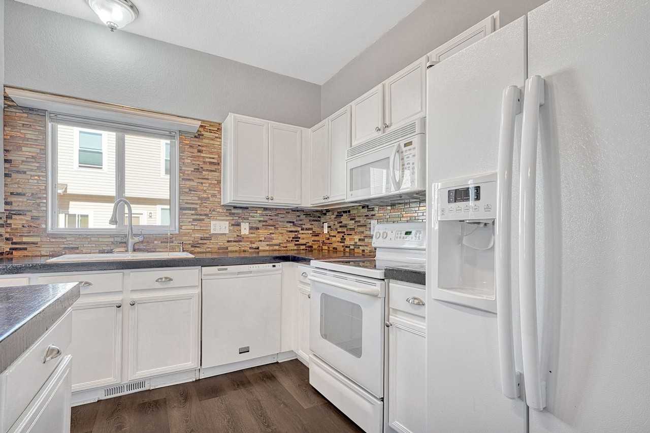 10574 Country Park Pt - Photo 4 of 14