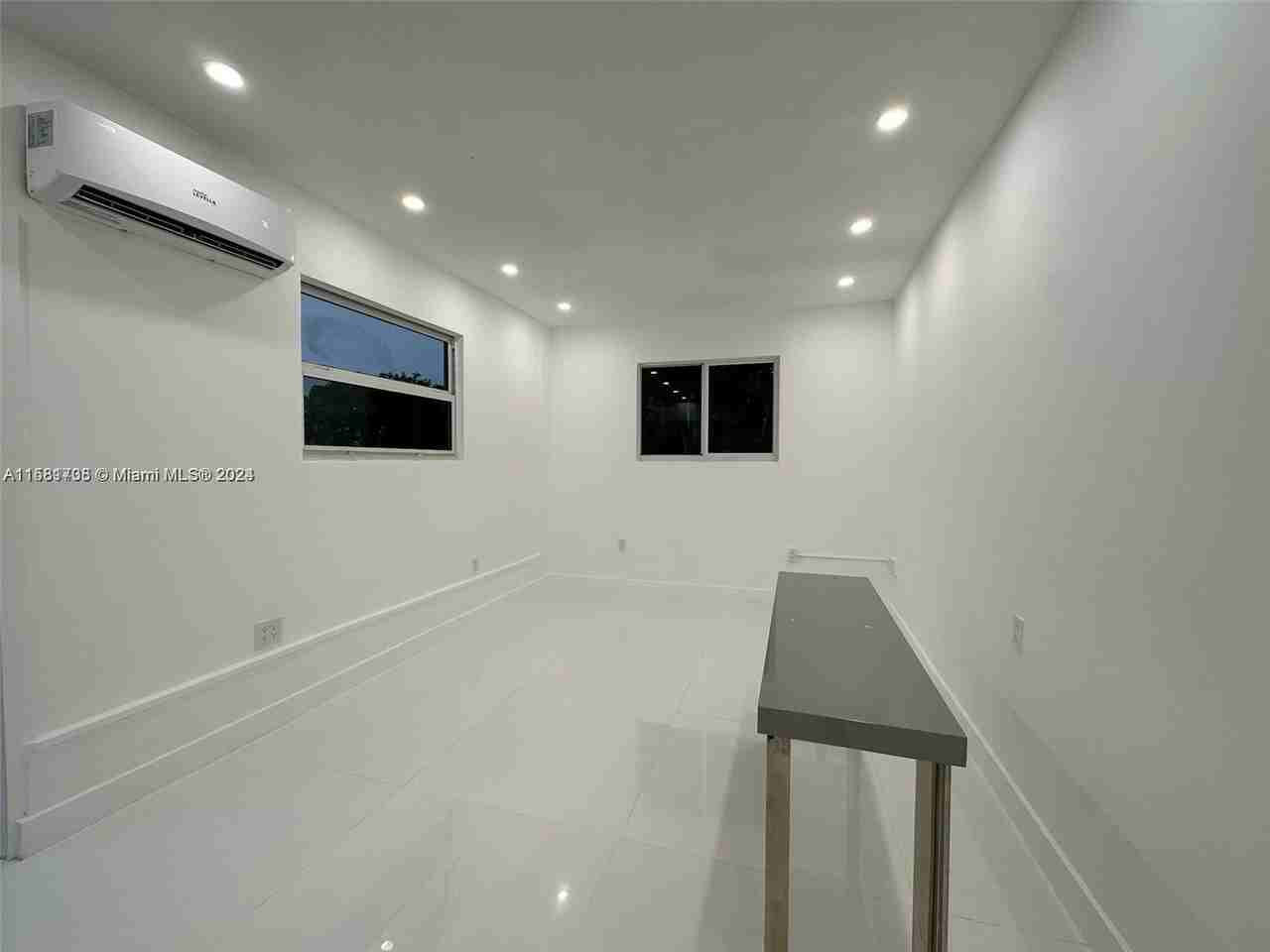 8000 Sw 19th St #1 - Photo 2 of 7