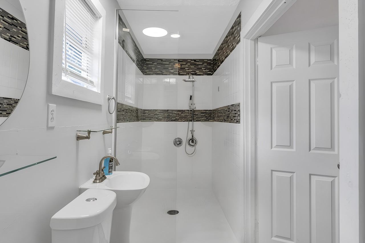 Page Ave - Photo 3 of 23