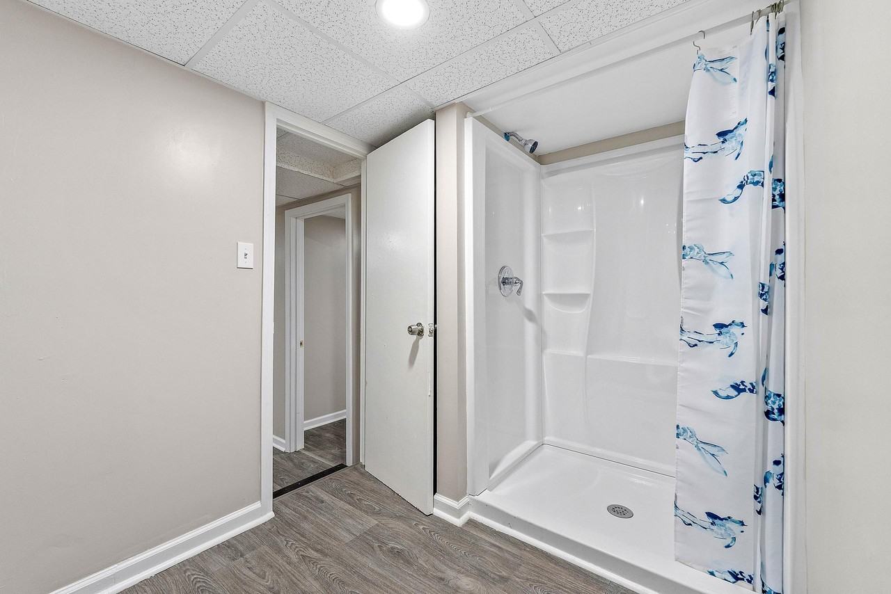 Thurgood St Sw - Photo 6 of 12