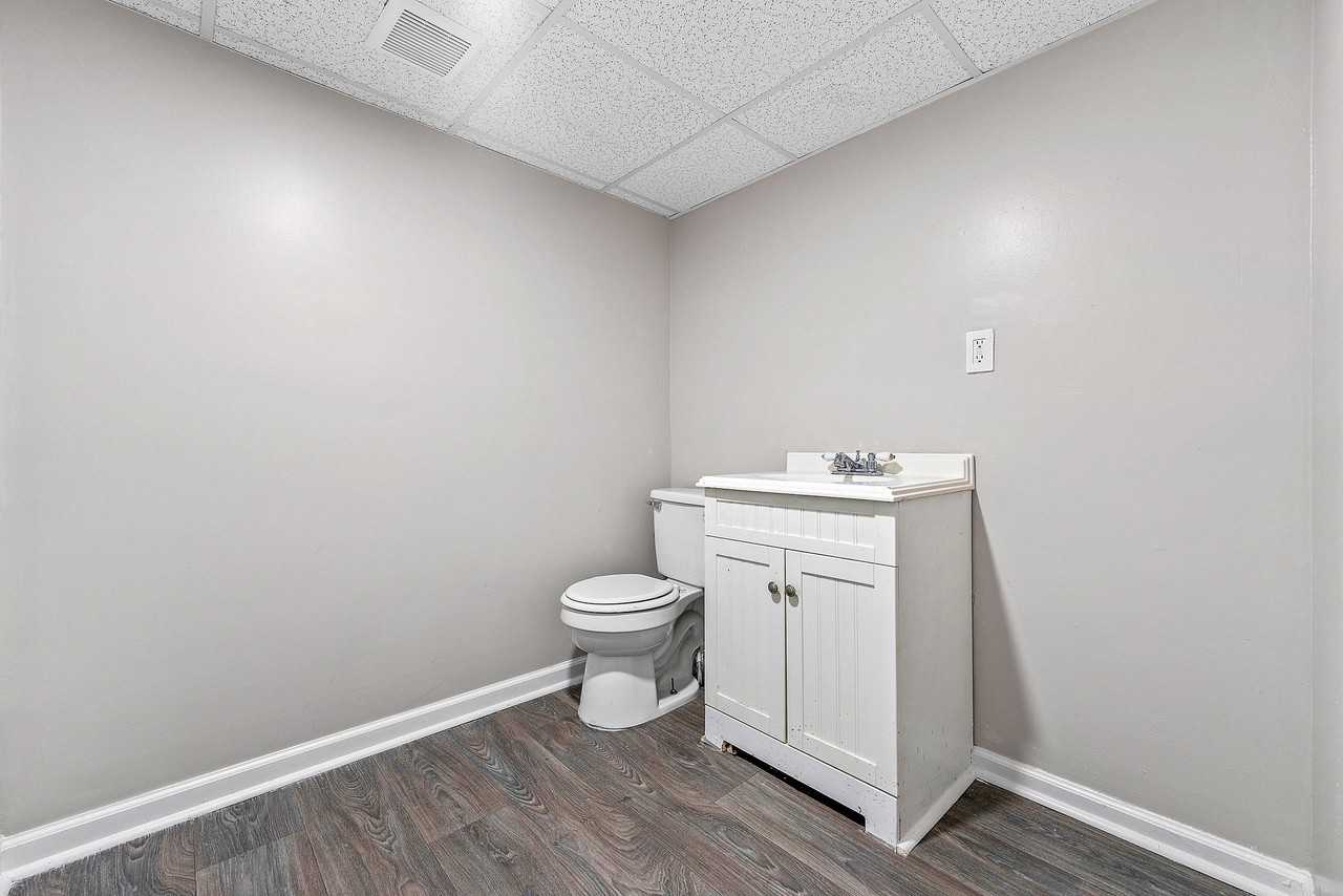 Thurgood St Sw - Photo 7 of 12