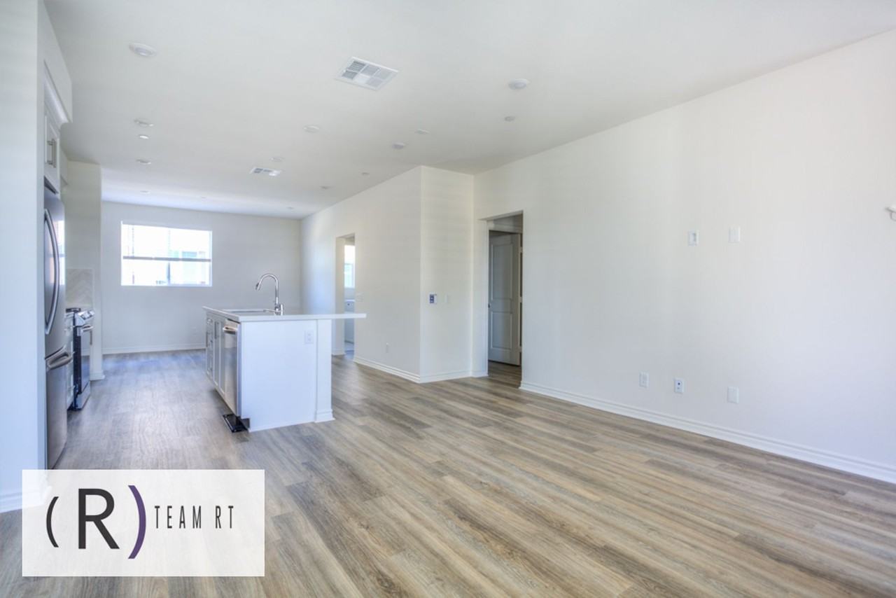 11454 Artesia Blvd - Photo 5 of 43