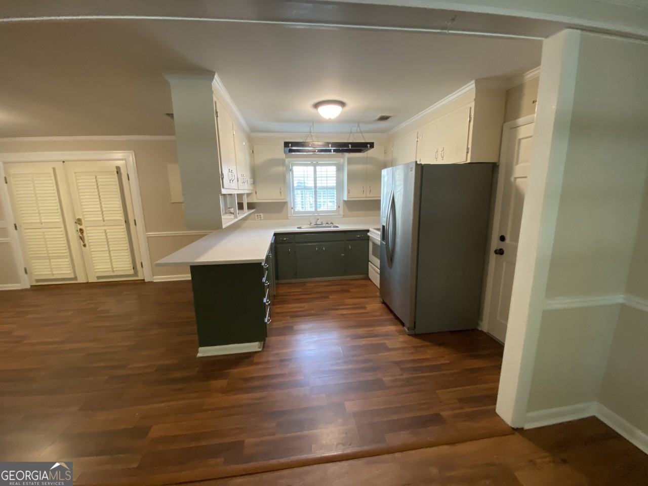 209 Faculty Blvd - Photo 2 of 8