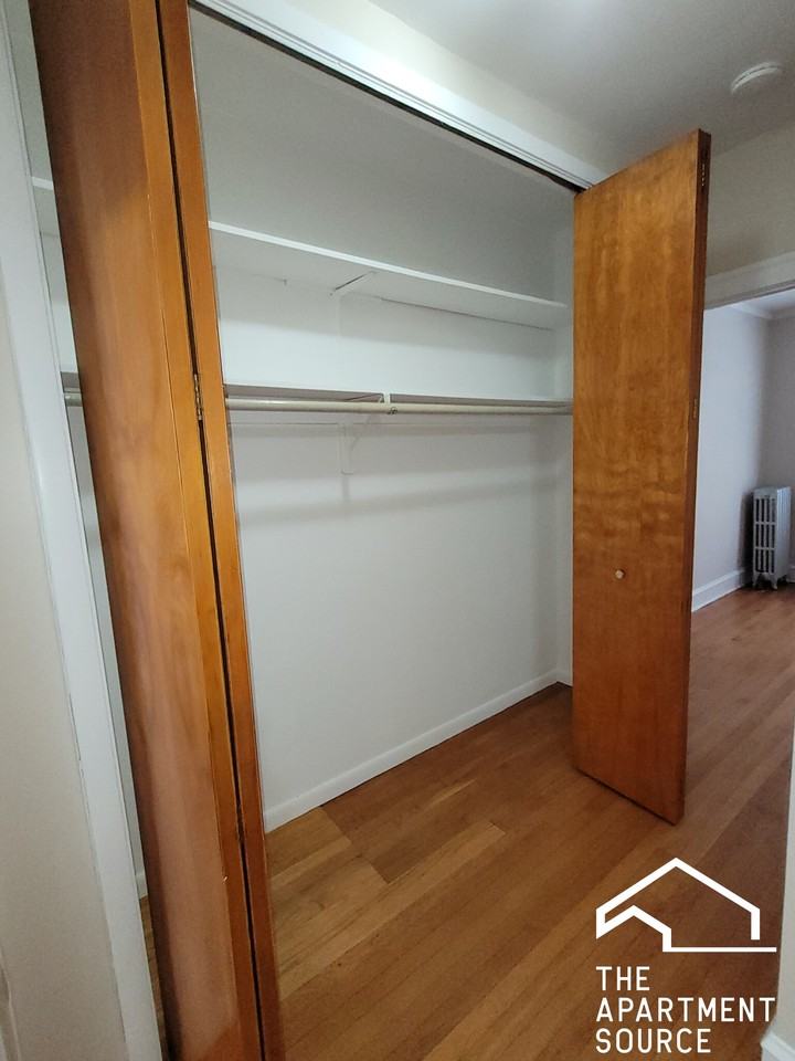 1922 W Morse Ave #2N - Photo 3 of 12