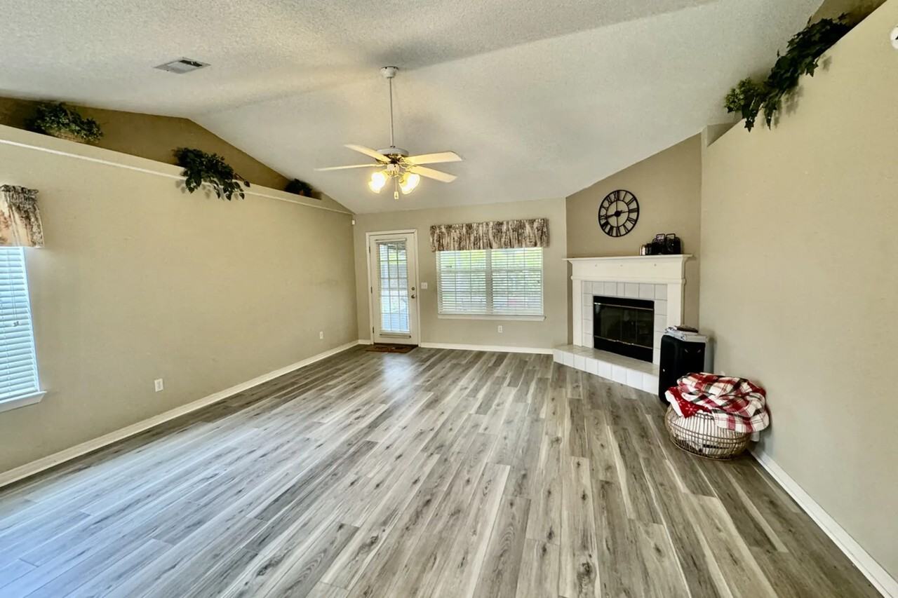 9128 Sebring Dr - Photo 3 of 25