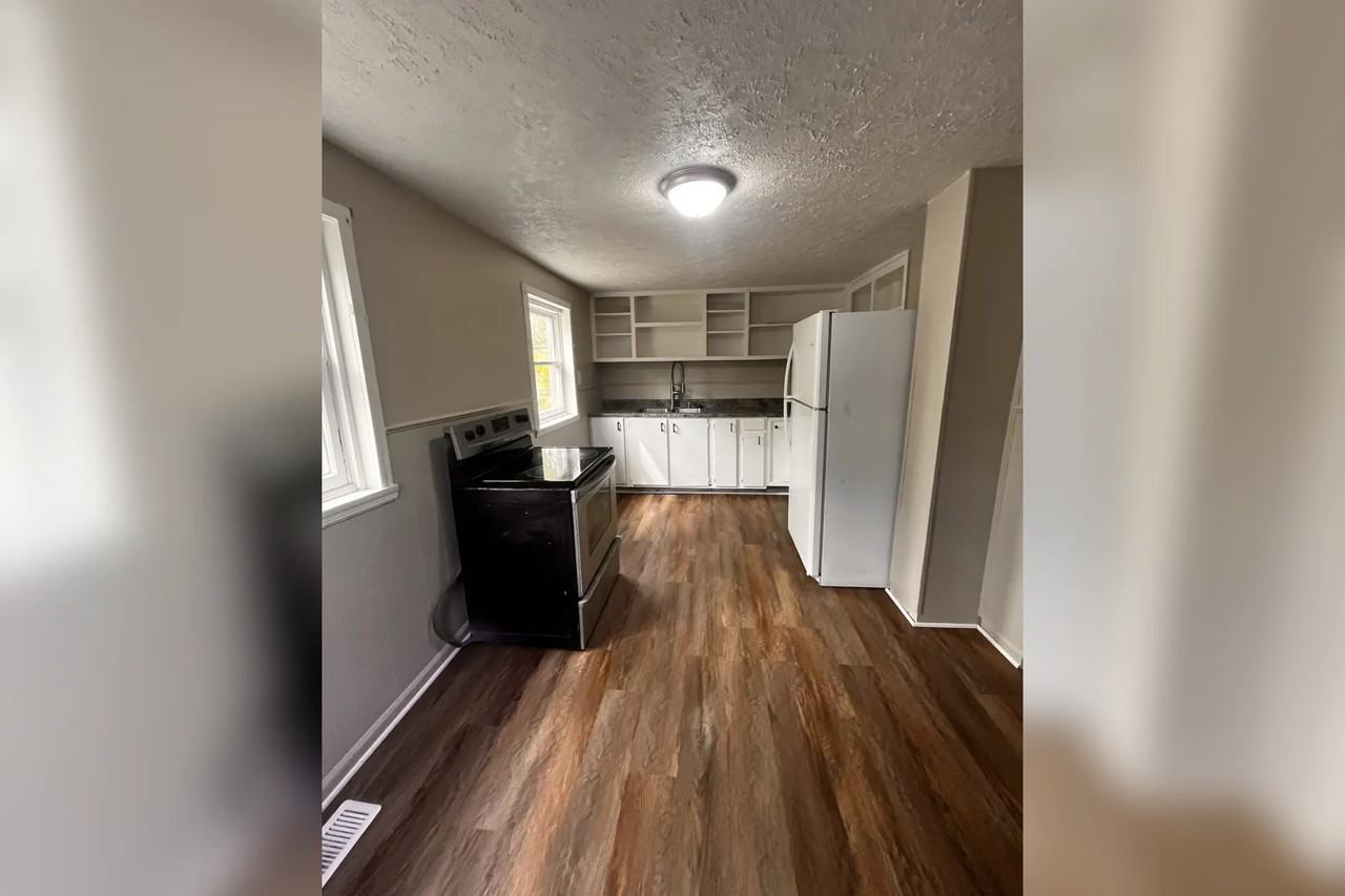 213 N Sylvan Ave - Photo 2 of 11