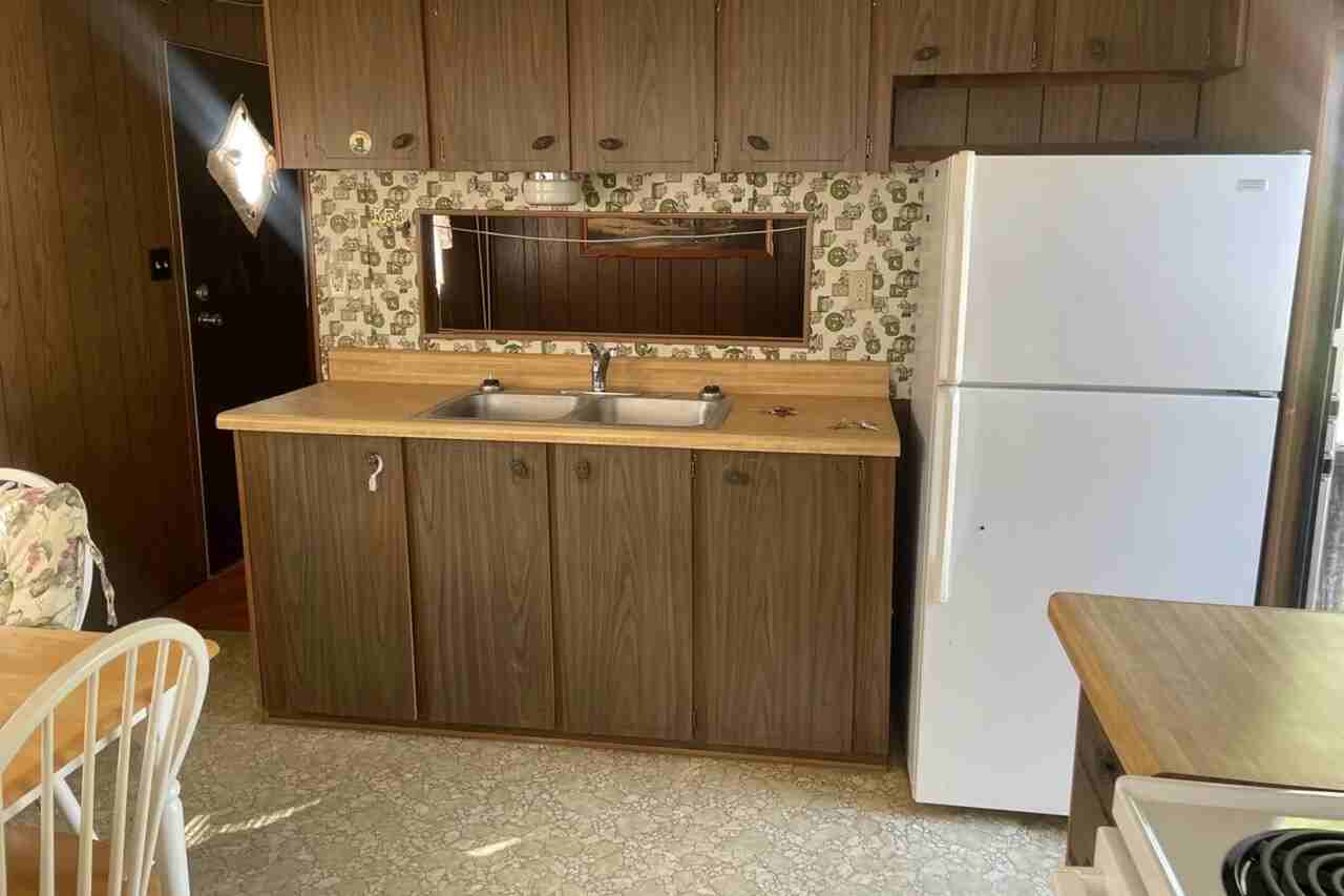 1040 Chantilly Ln - Photo 3 of 11