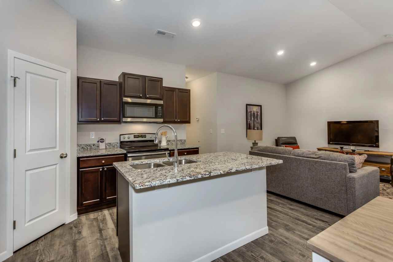 2216 E Cheyenne Ct - Photo 3 of 10