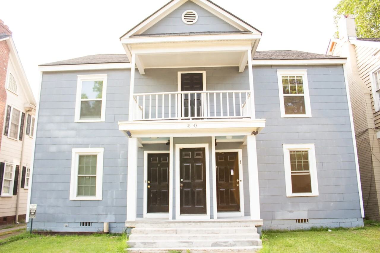 1843 Devine St Apt 1 - Photo 2 of 6