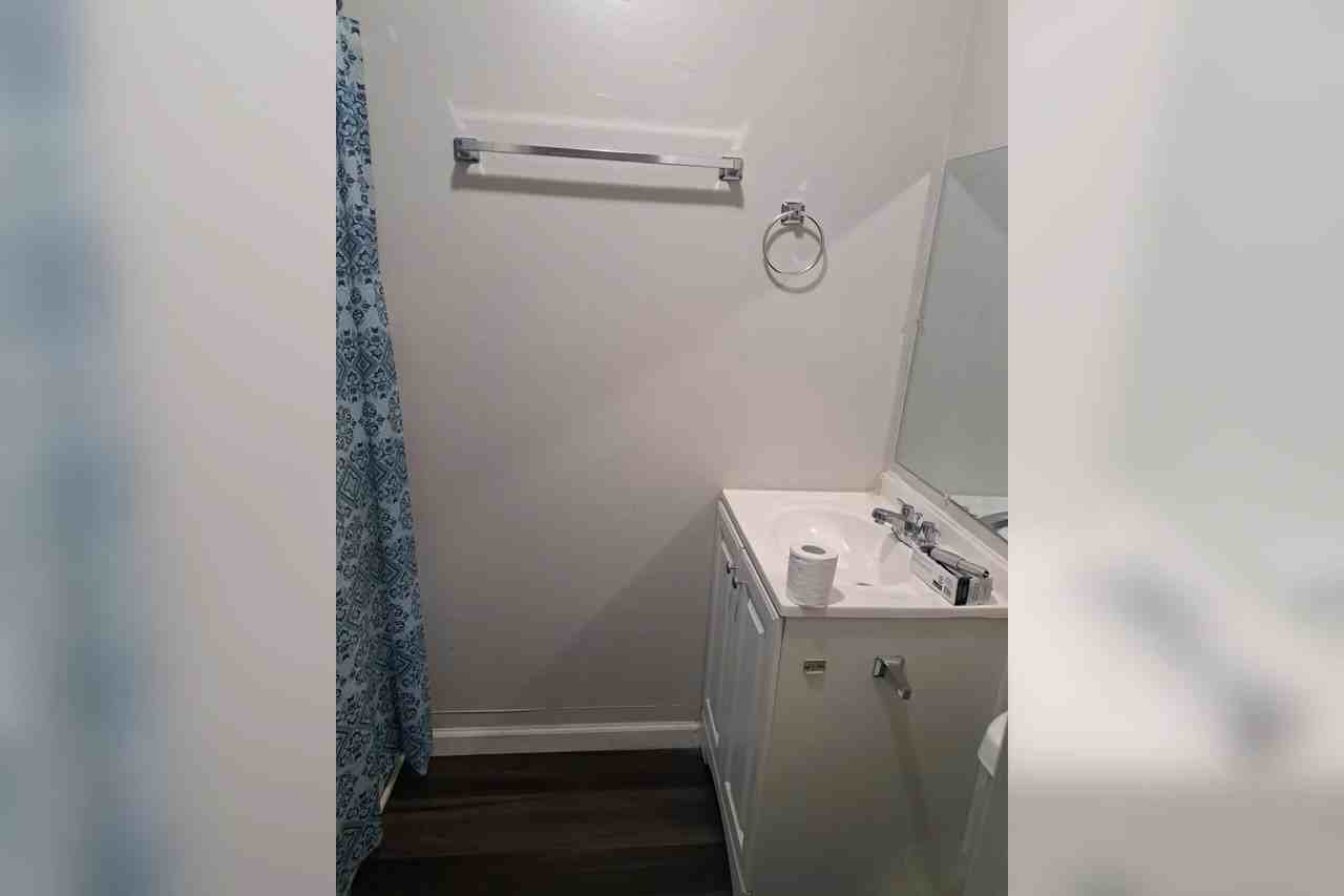 1410 Cave Spring Rd Sw Apt 4a - Photo 2 of 3