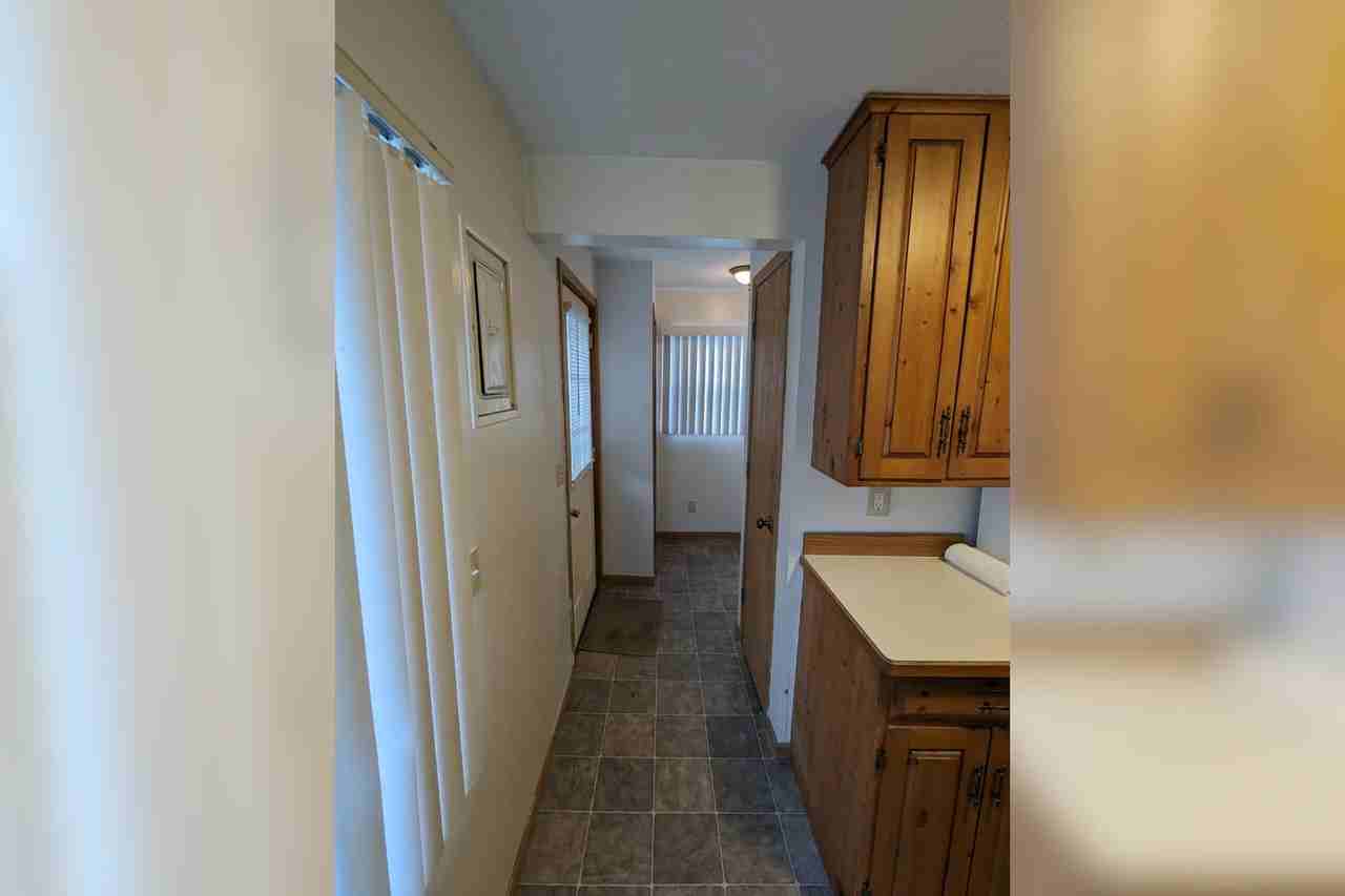 400 Quarter St - Photo 2 of 11