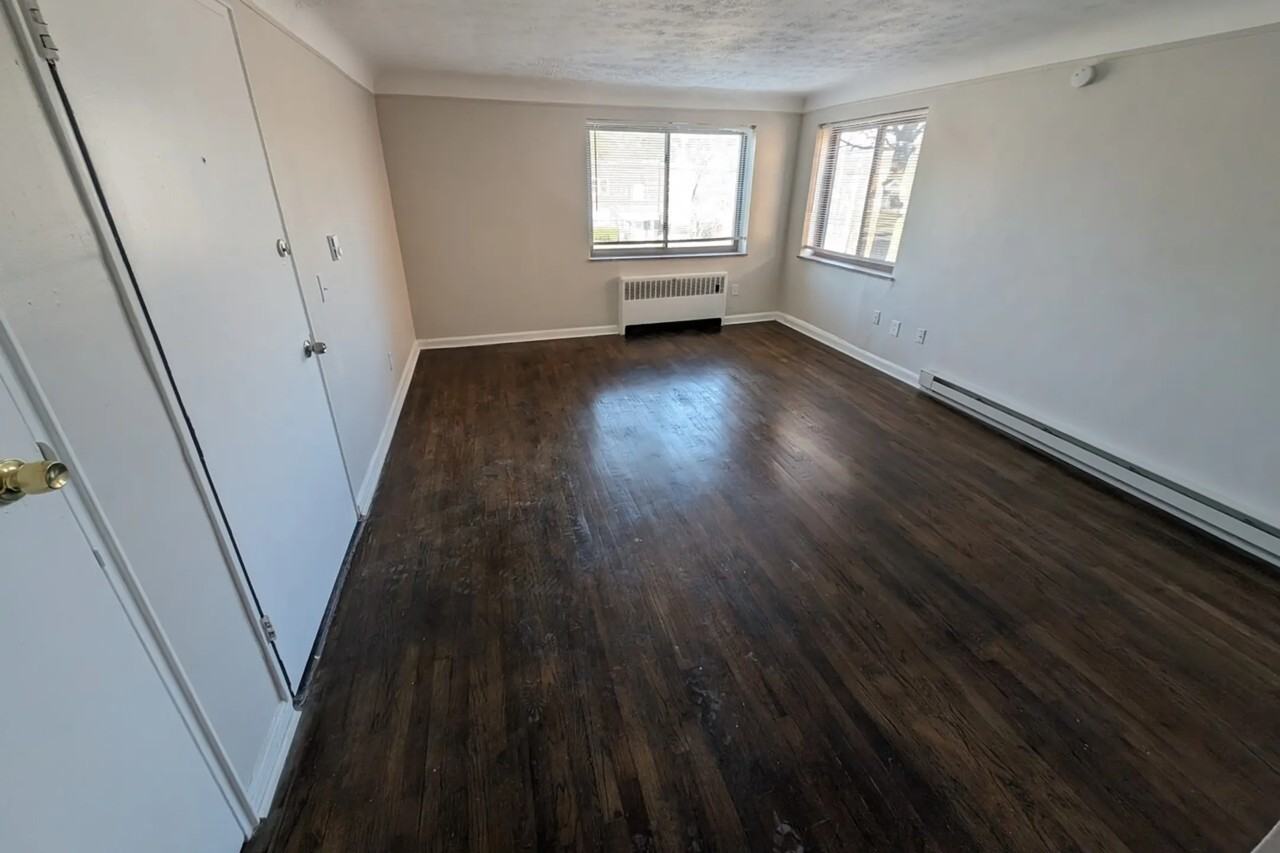 2500 Boudinot Ave Apt 2 - Photo 3 of 12