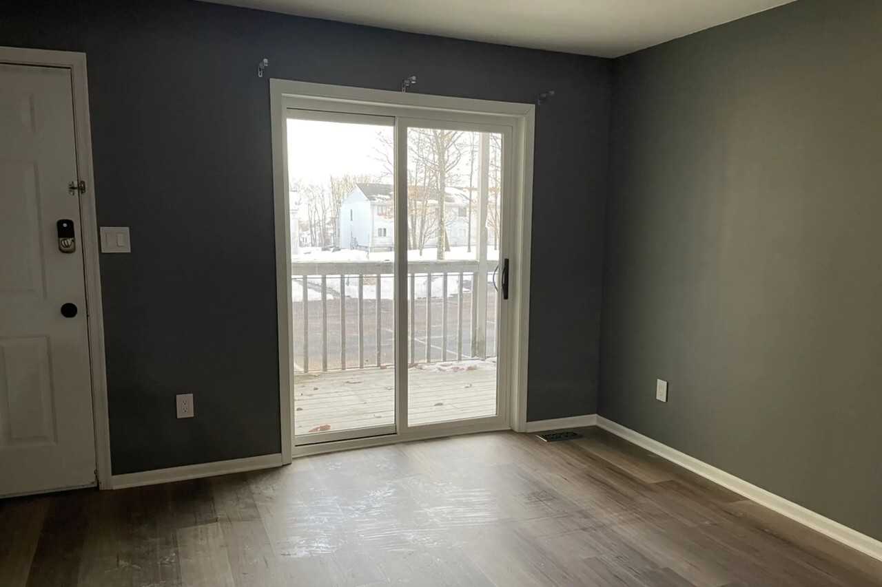 109 View Ct Apt 103 - Photo 3 of 8