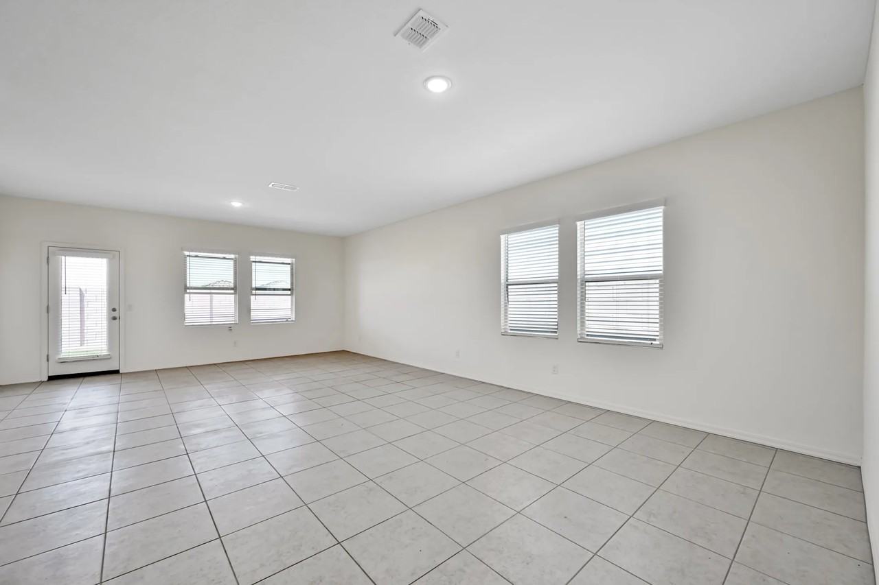 47636 W Old Timer Rd - Photo 3 of 27