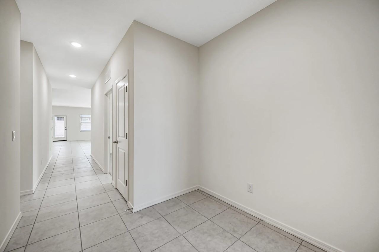 47715 W Old Timer Rd - Photo 2 of 27
