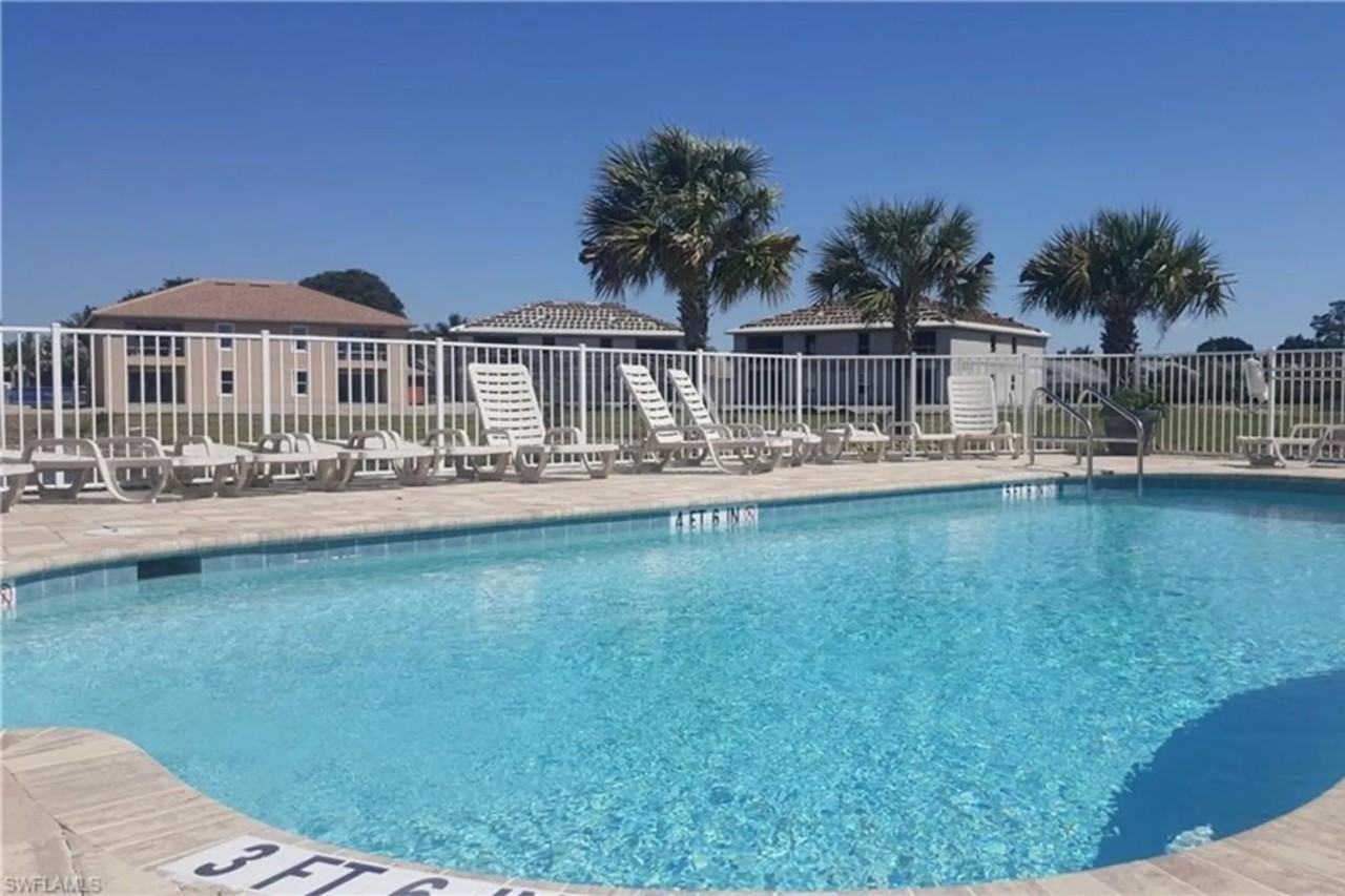 27420 Palmesta Cir - Photo 2 of 17