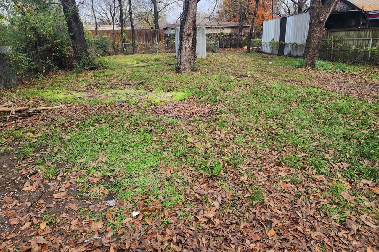 8717 Odom Dr - Photo 3 of 11