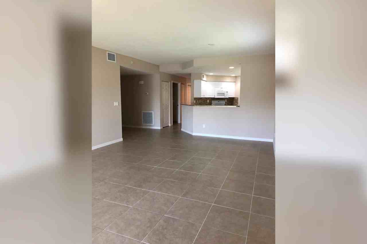 27460 Palmesta Cir - Photo 3 of 17