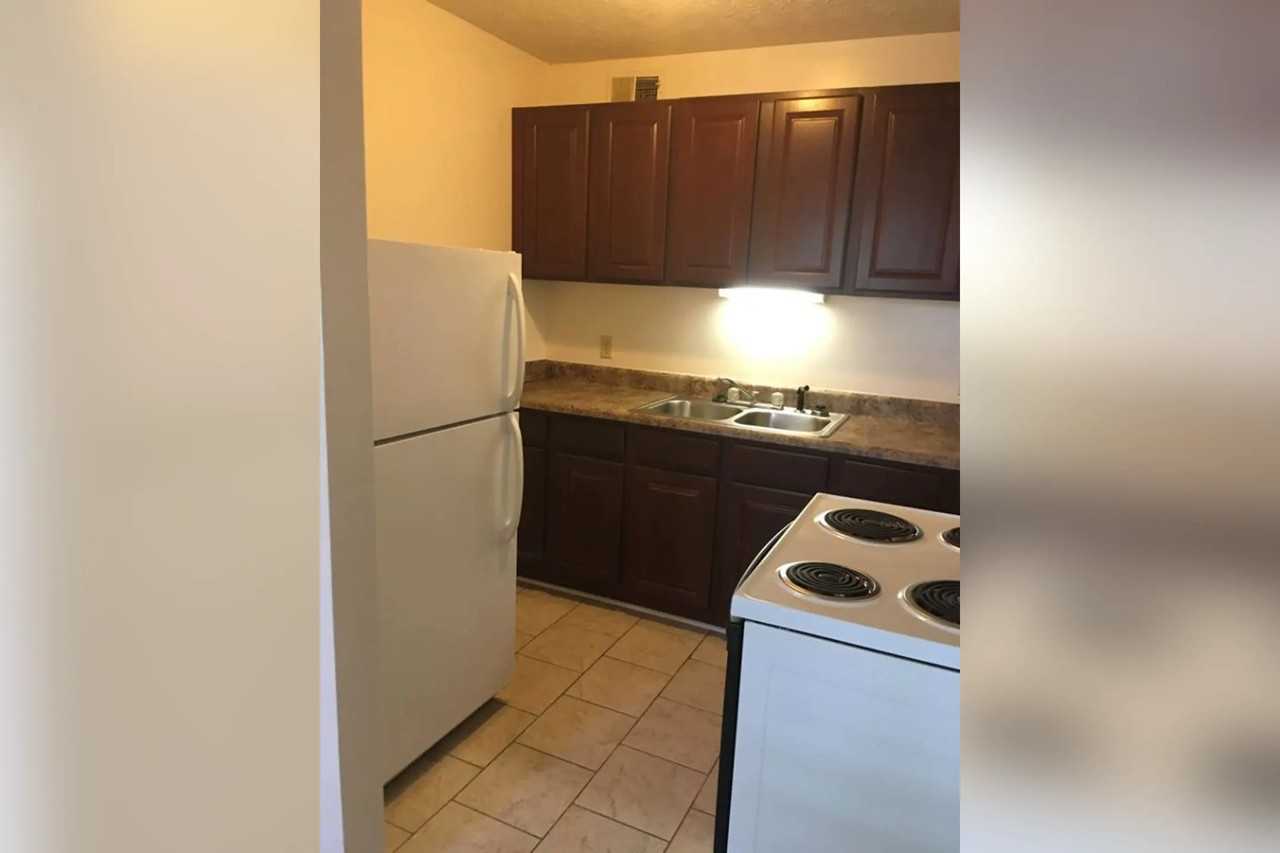 100 Orchard Hill Dr Unit 206 - Photo 2 of 7