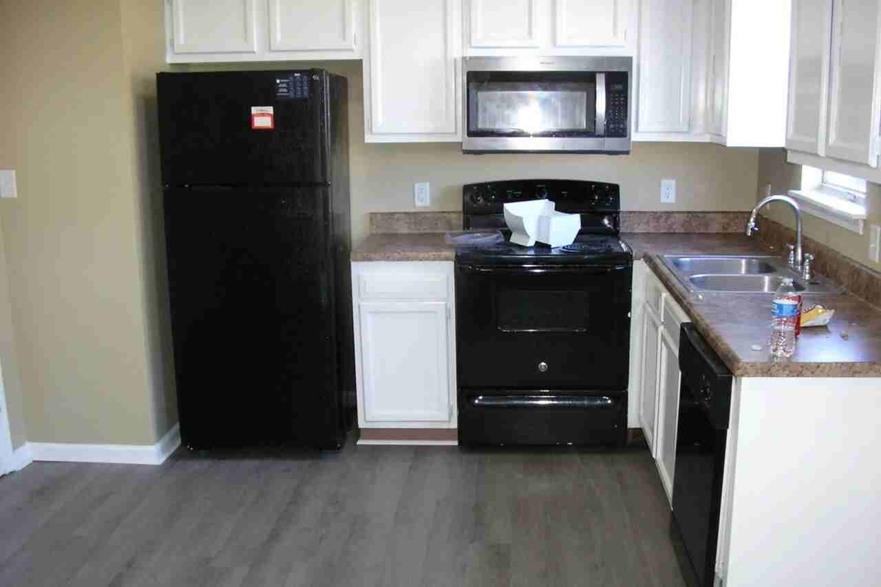 1957 Stonehenge Ave Apt C - Photo 3 of 8