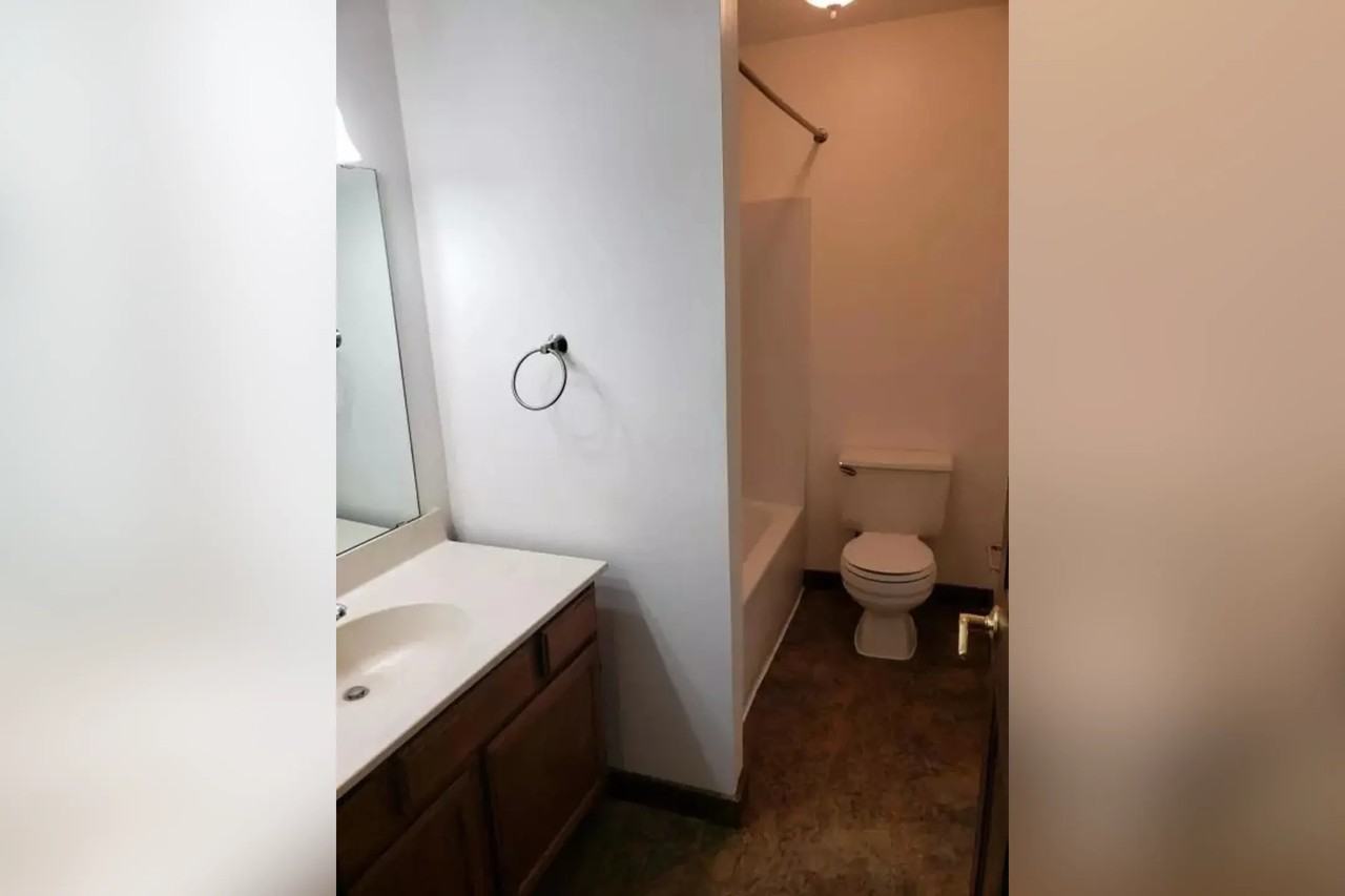 16205 Franklin Trl Se - Photo 2 of 12