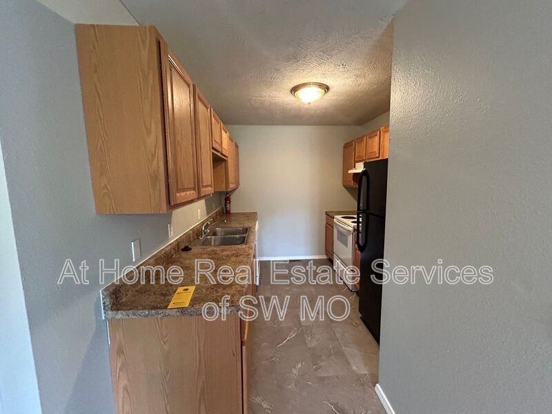 427B Birchwood St - Photo 4 of 11