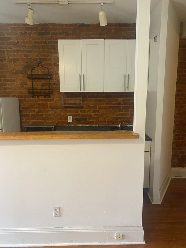 2834 N Calvert St #2F - Photo 2 of 8