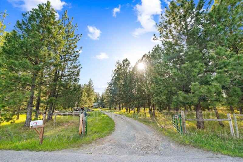 495 Van Sant Rd - Photo 2 of 30